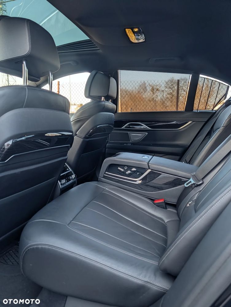 BMW Seria 7 - 15