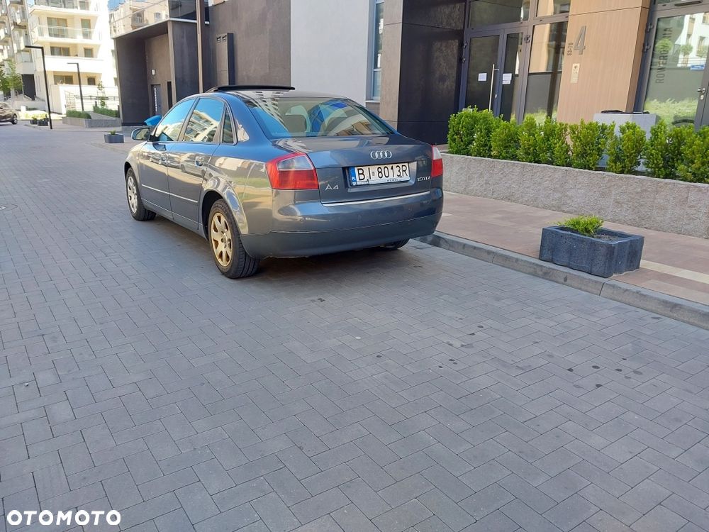 Audi A4 Limousine - 7