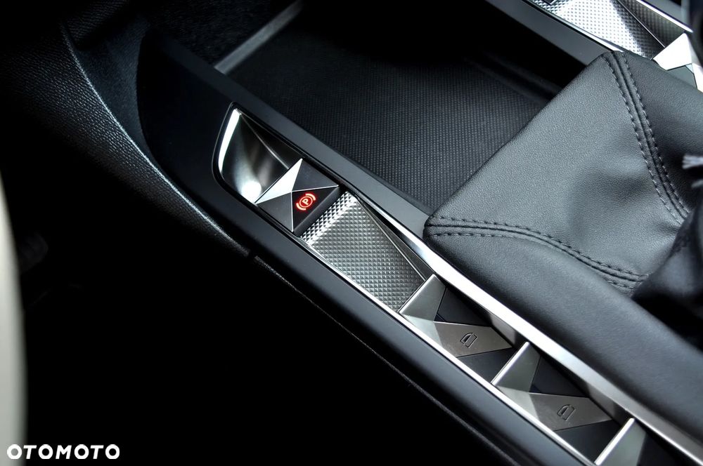 DS Automobiles DS 3 Crossback 1.5 BlueHDi So Chic - 31