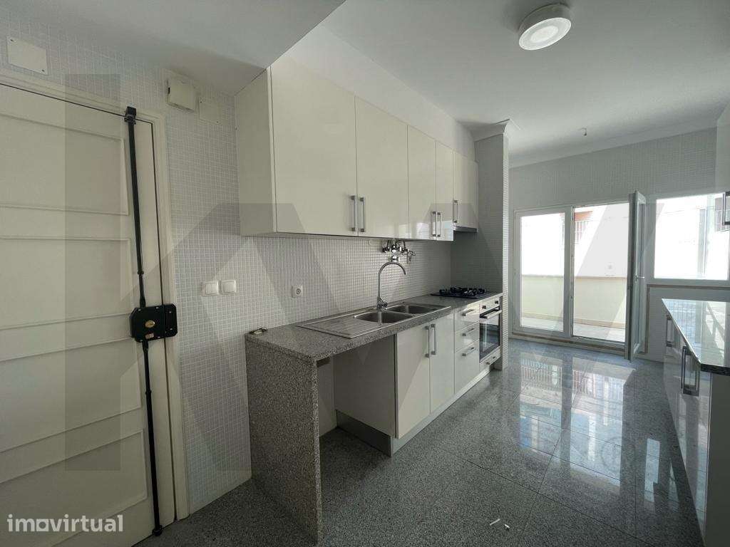 T2 Duplex na Estrela | Terraço e Varanda - Grande imagem: 4/23