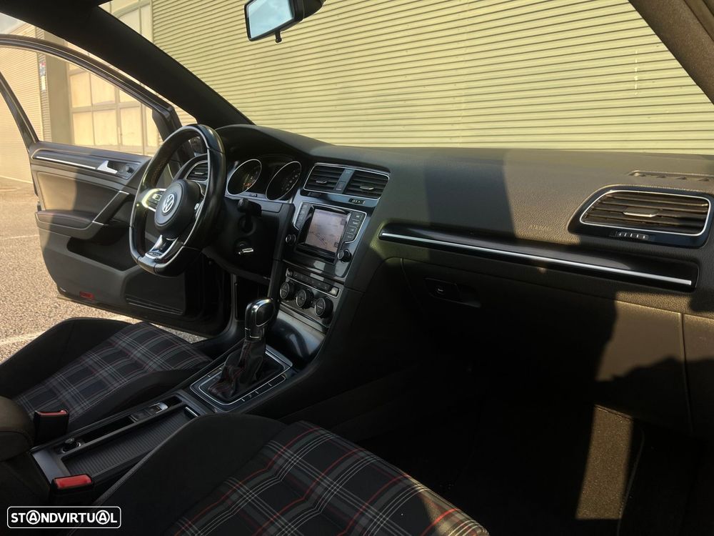 VW Golf 2.0 TSi GTi DSG - 18