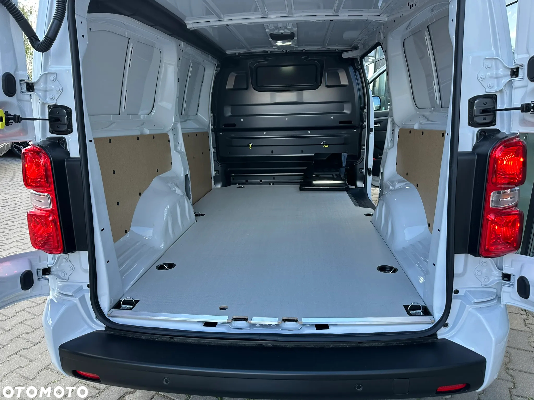 Peugeot Nowy e-Expert Furgon Long 136 KM akumulator 75 kWh - 10