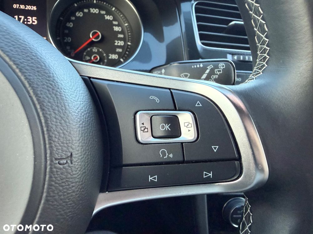 Volkswagen Golf - 18