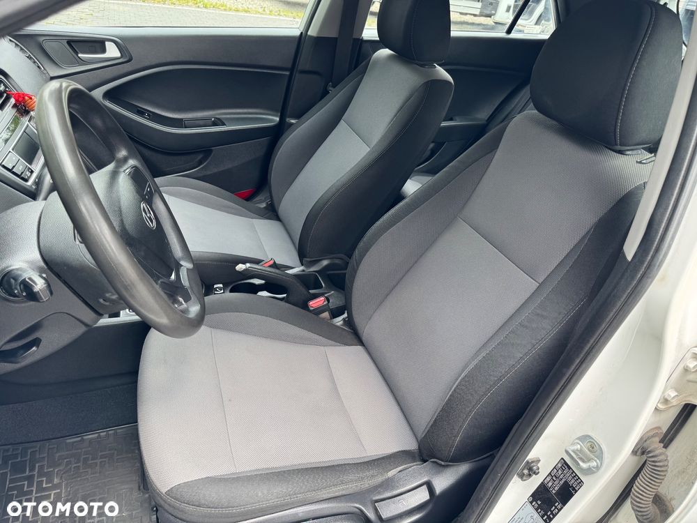 Hyundai i20 1.2 Classic Plus - 26