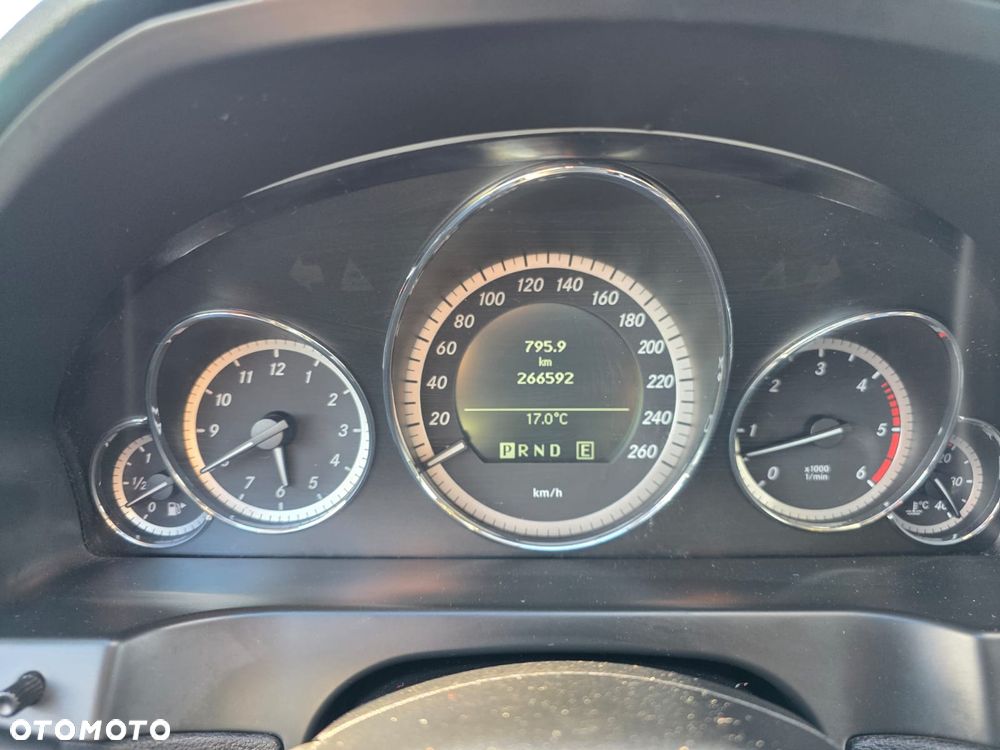 Mercedes-Benz Klasa E 350 CDI DPF BlueEFFICIENCY 7G-TRONIC Avantgarde - 7