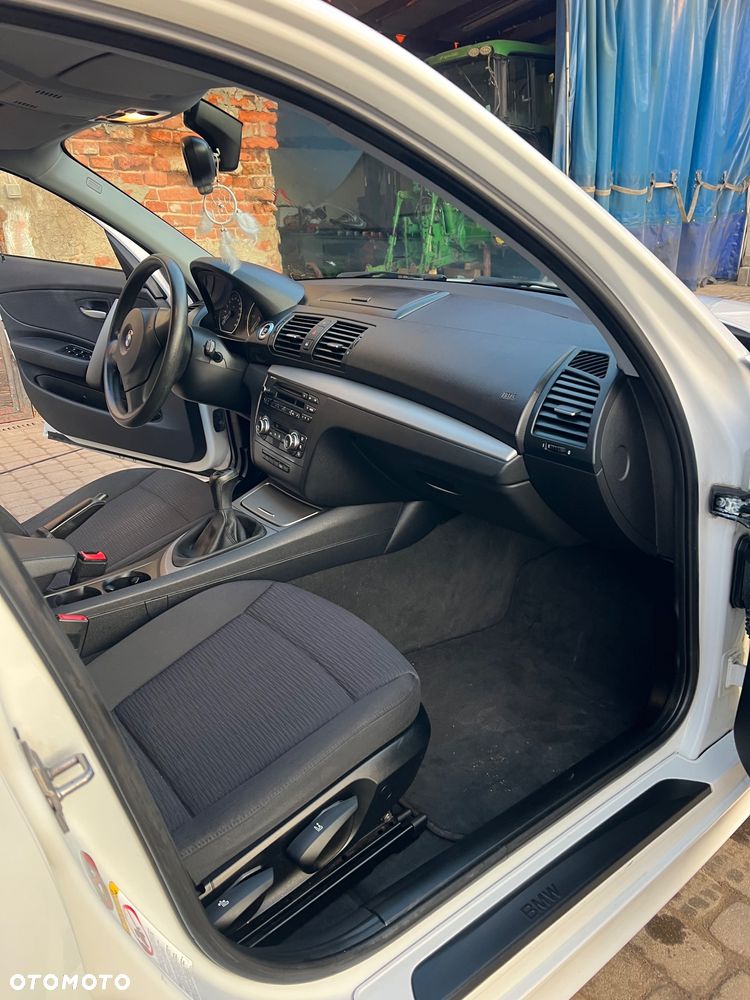 BMW Seria 1 - 30