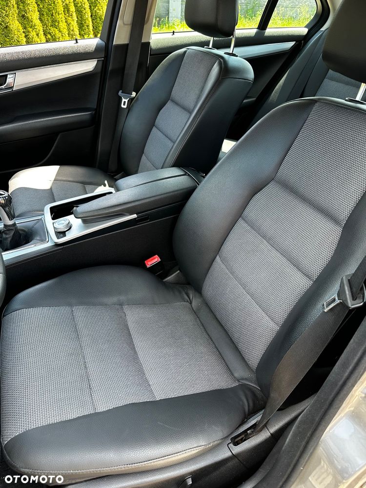 Mercedes-Benz Klasa C 200 Kompressor Avantgarde Sport Edition - 29