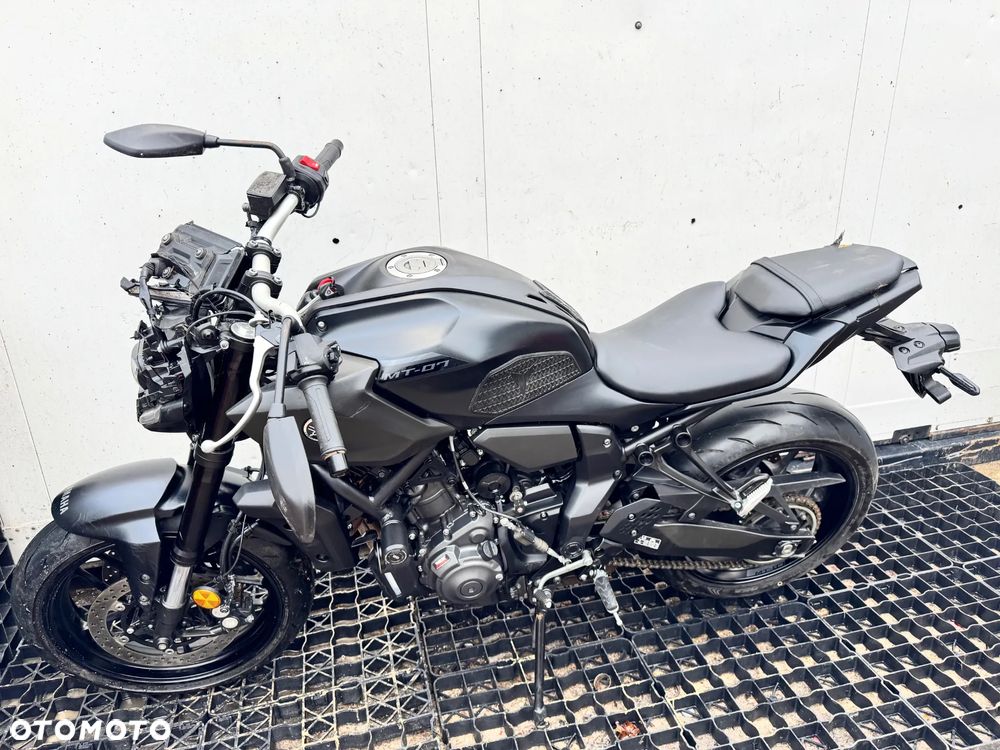 Yamaha MT - 5
