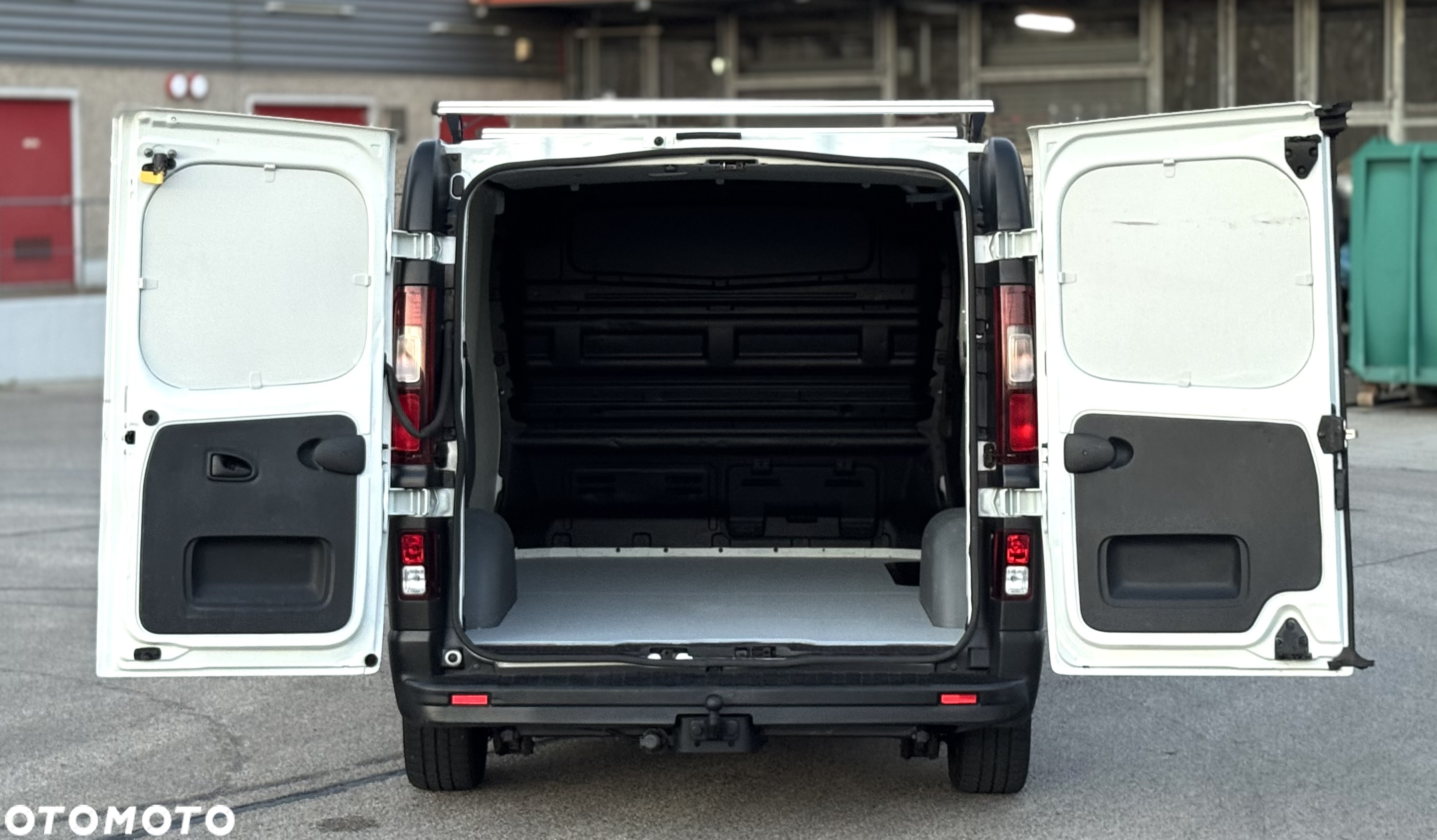 Renault TRAFIC III - 8