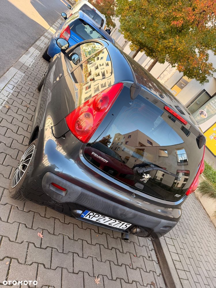 Peugeot 107 2012 photo 2