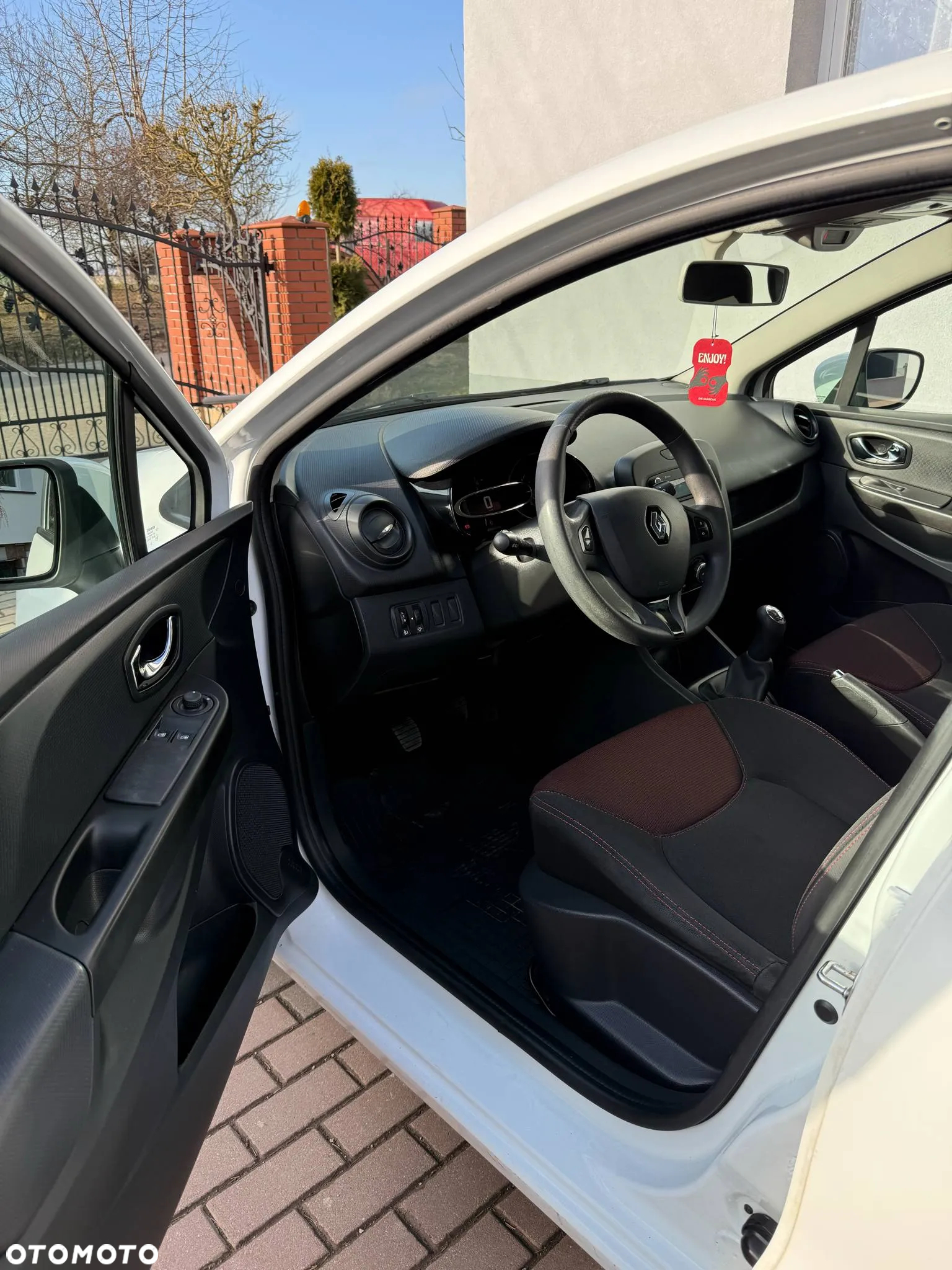 Renault Clio 1.5 dCi Energy Alize EU6 - 12