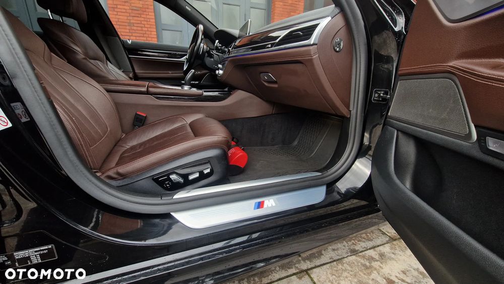 BMW Seria 7 740d xDrive - 34