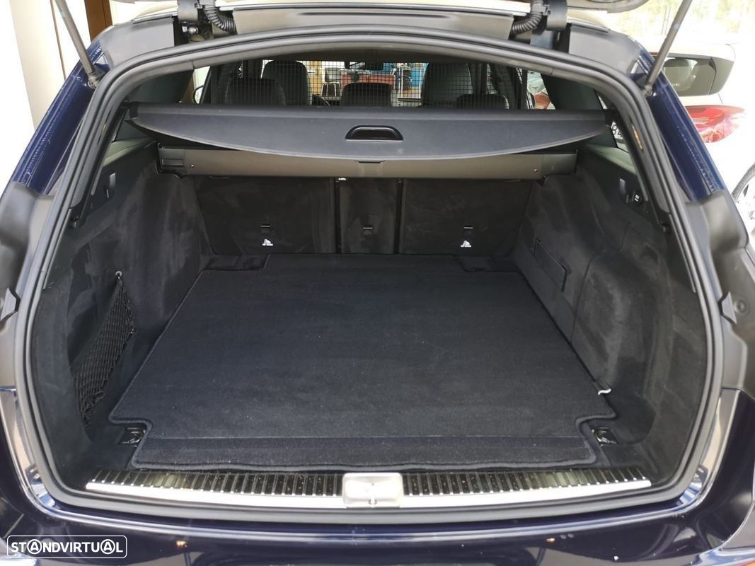 Mercedes-Benz E 220 d Avantgarde - 48