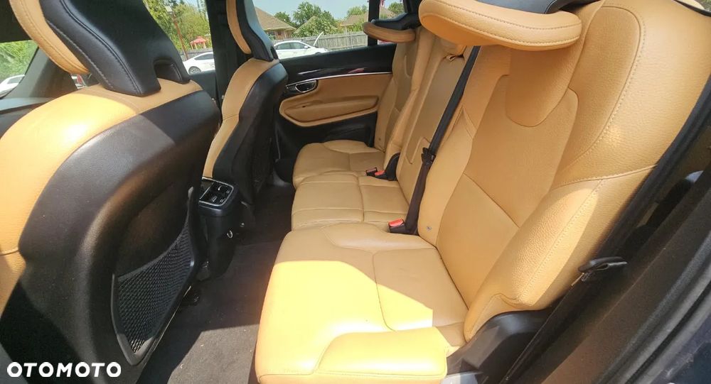 Volvo XC 90 - 24