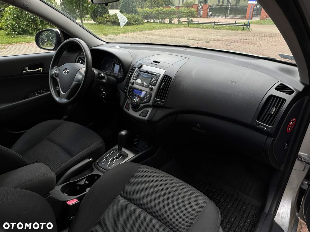 Hyundai i30 1.6 Comfort - 24