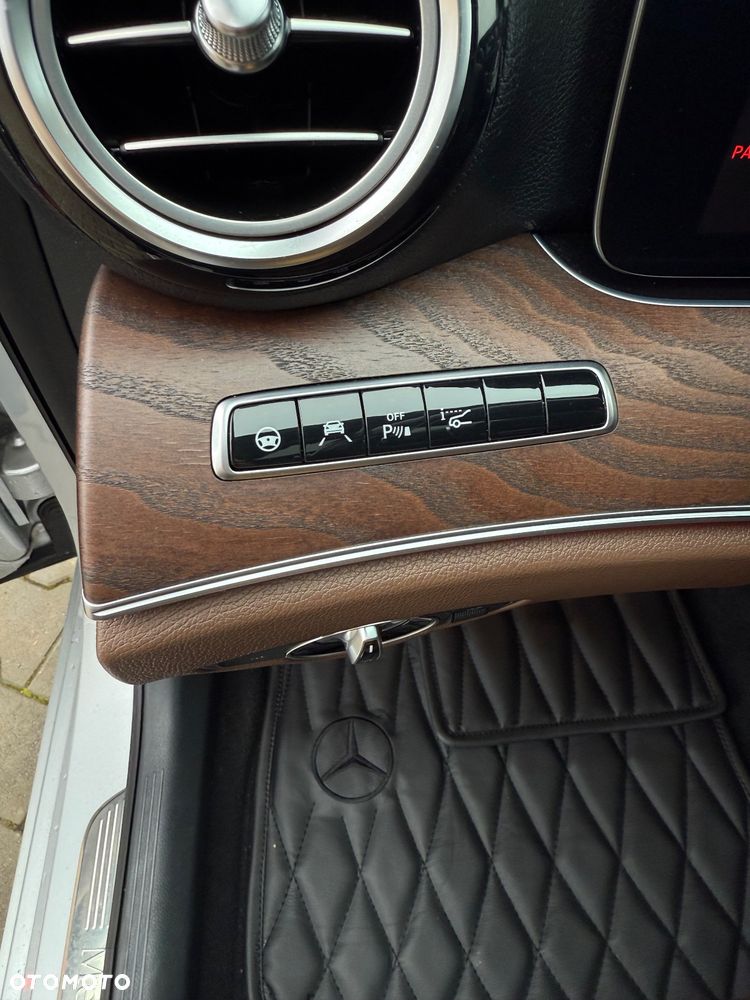 Mercedes-Benz Klasa E 300 9G-TRONIC Exclusive - 5