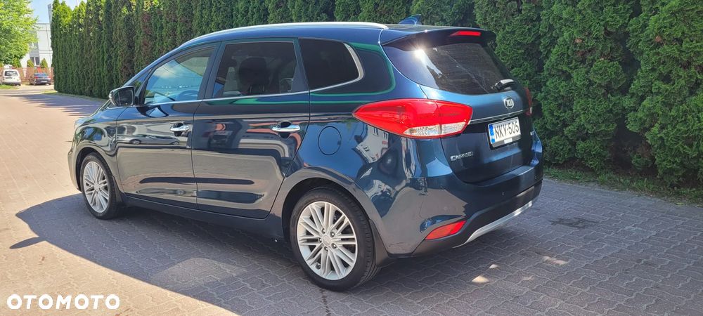 Kia Carens - 15