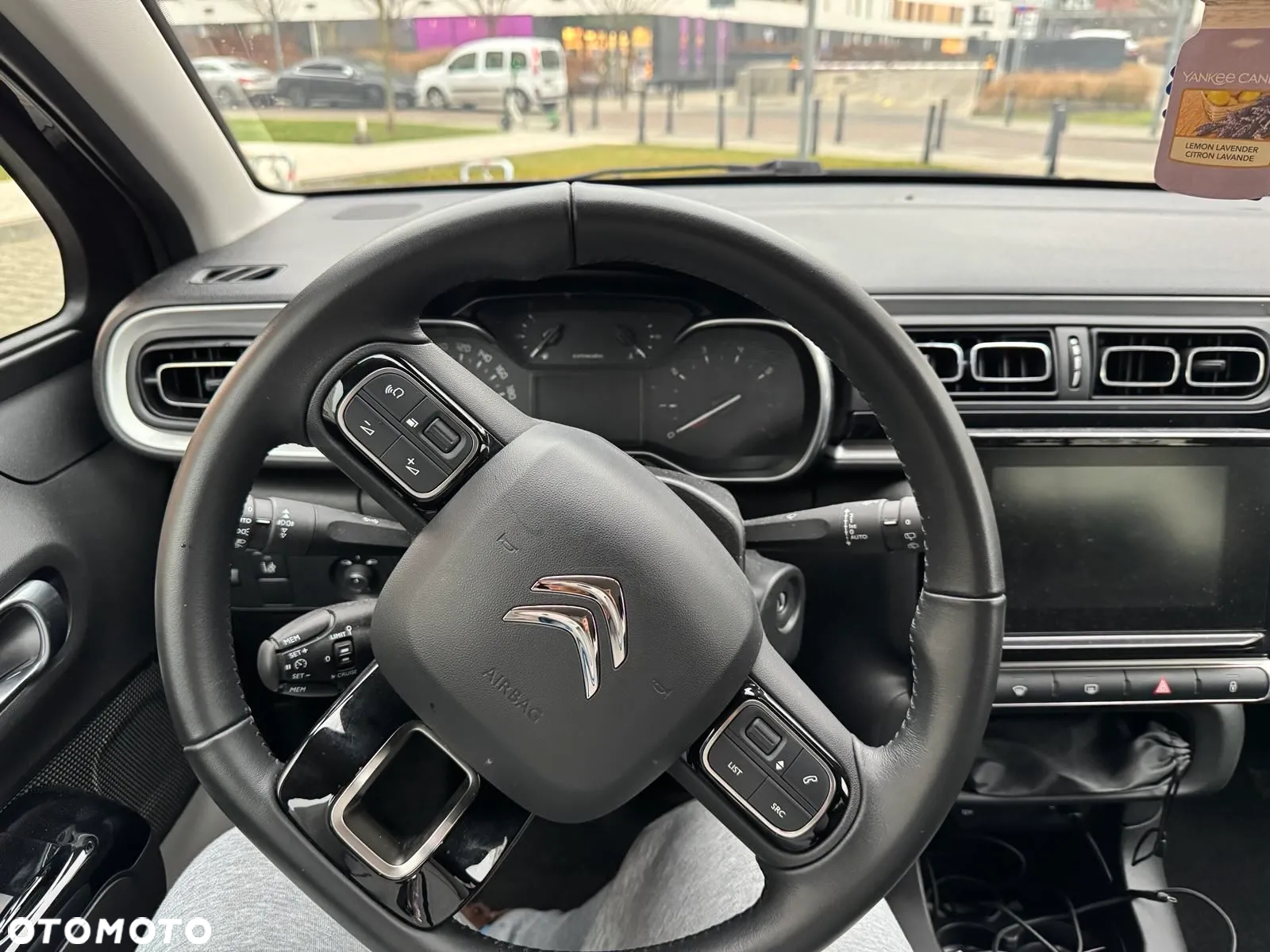 Citroën C3 1.2 PureTech GPF Shine - 8
