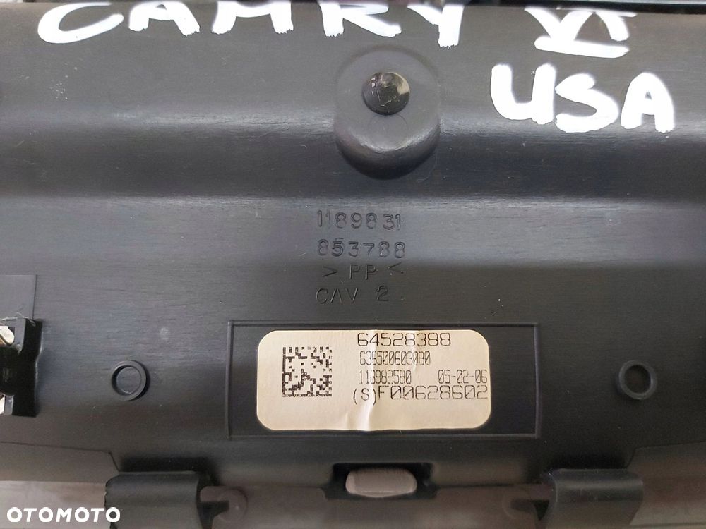 TOYOTA Camry VI XV40 lampka podsufitki kabinowa schowek na okulary 06-11r - 4