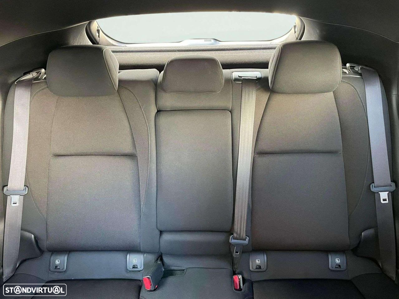 Mazda 3 2.0 Sky-G Evolve P.i-Actvsense J18 - 17