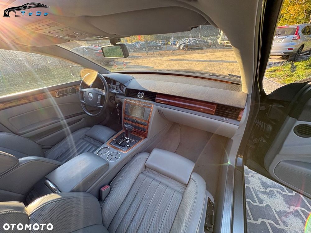 Volkswagen Phaeton - 35