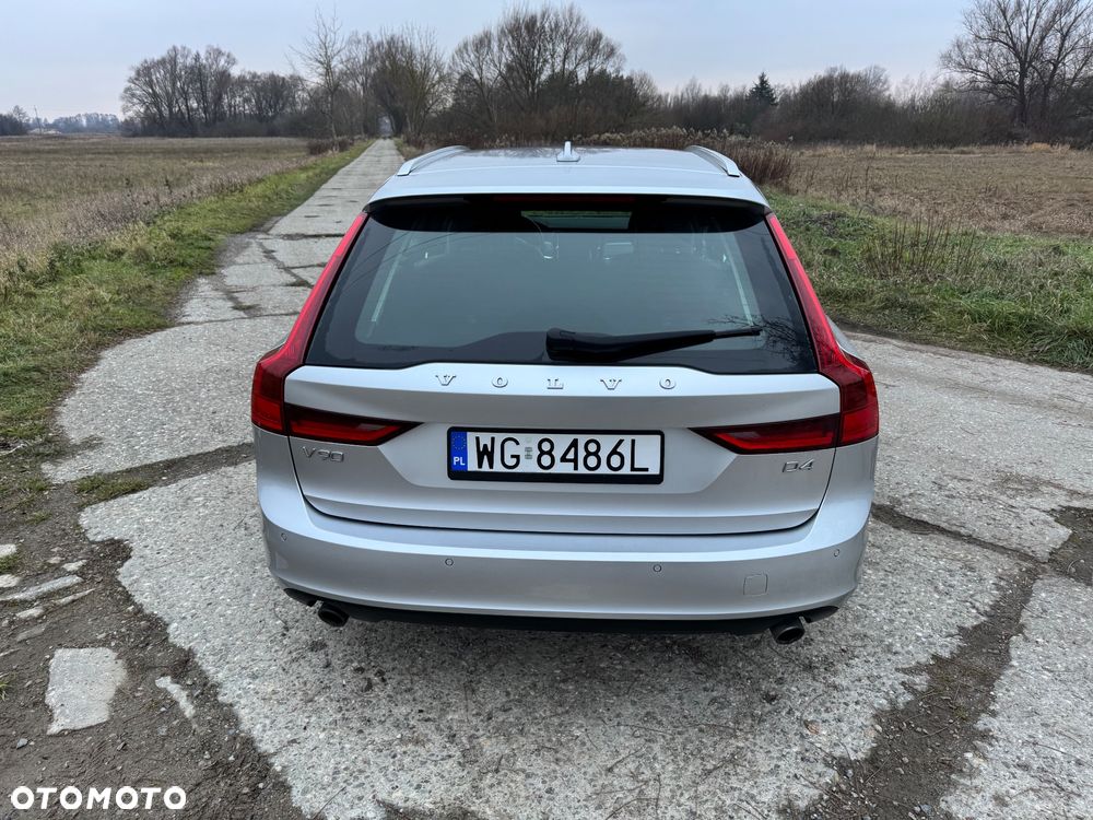 Volvo V90 D4 Momentum - 9