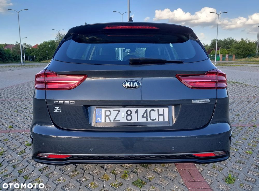 Kia Ceed 1.6 CRDi mHEV M - 6