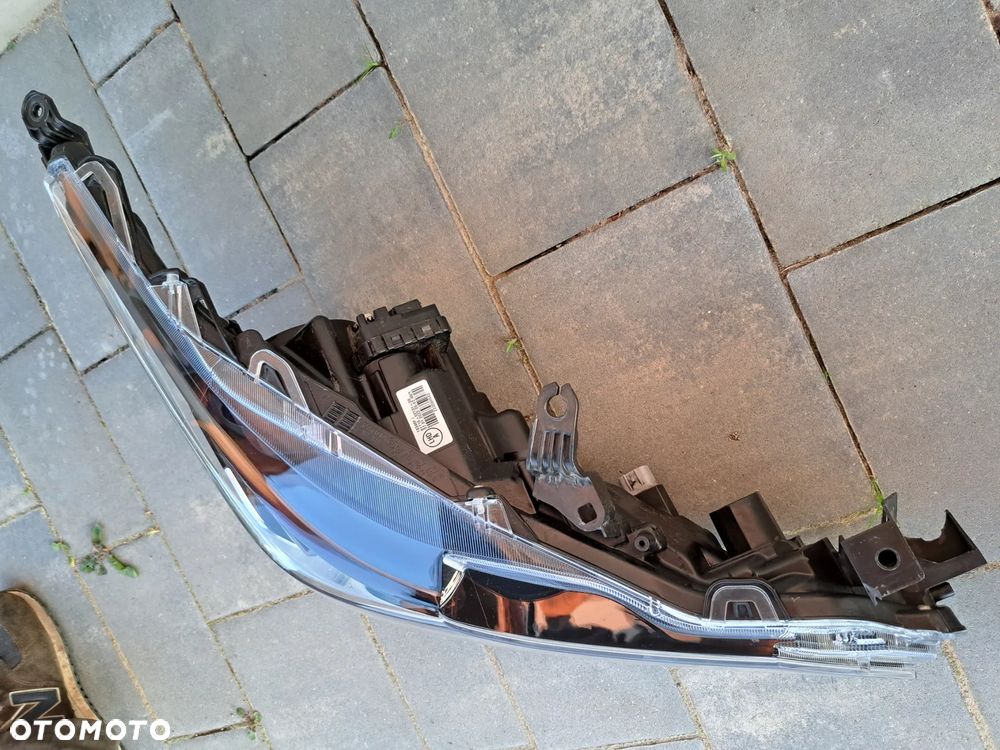 Reflektor prawy Toyota Corolla E21 , - 4