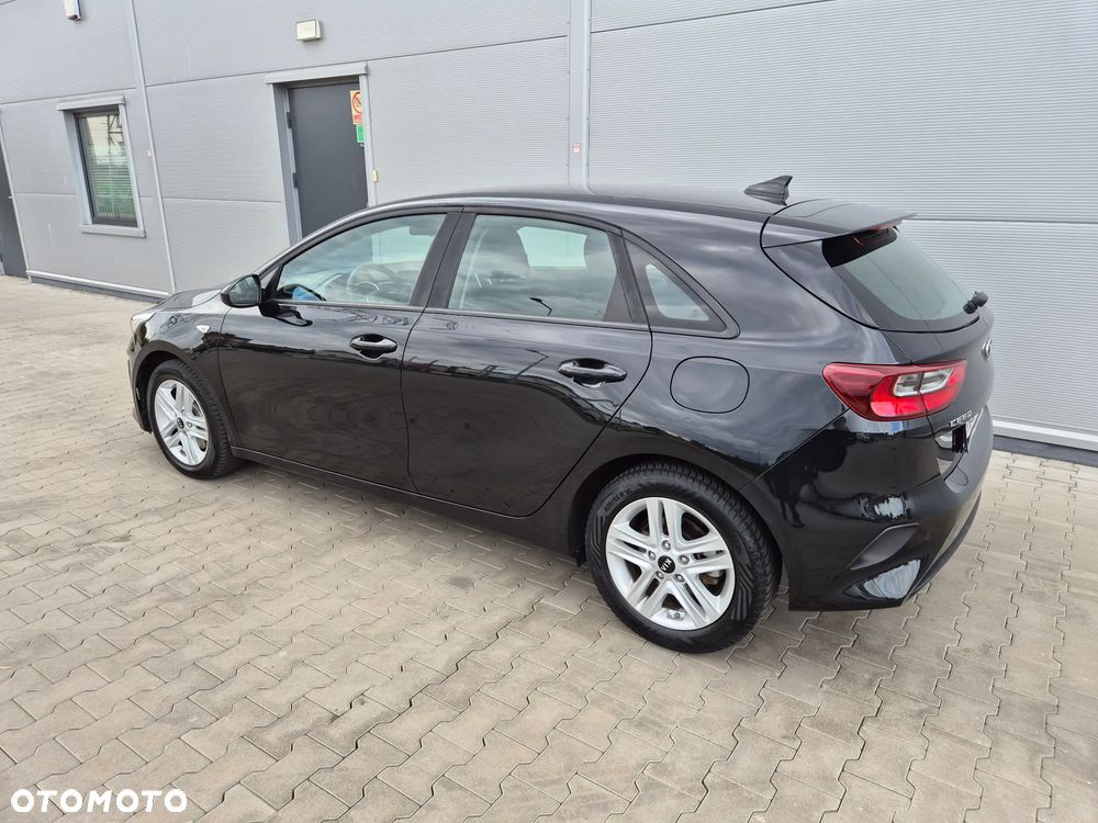 Kia Ceed 1.4 CVVT Dream-Team Edition - 17
