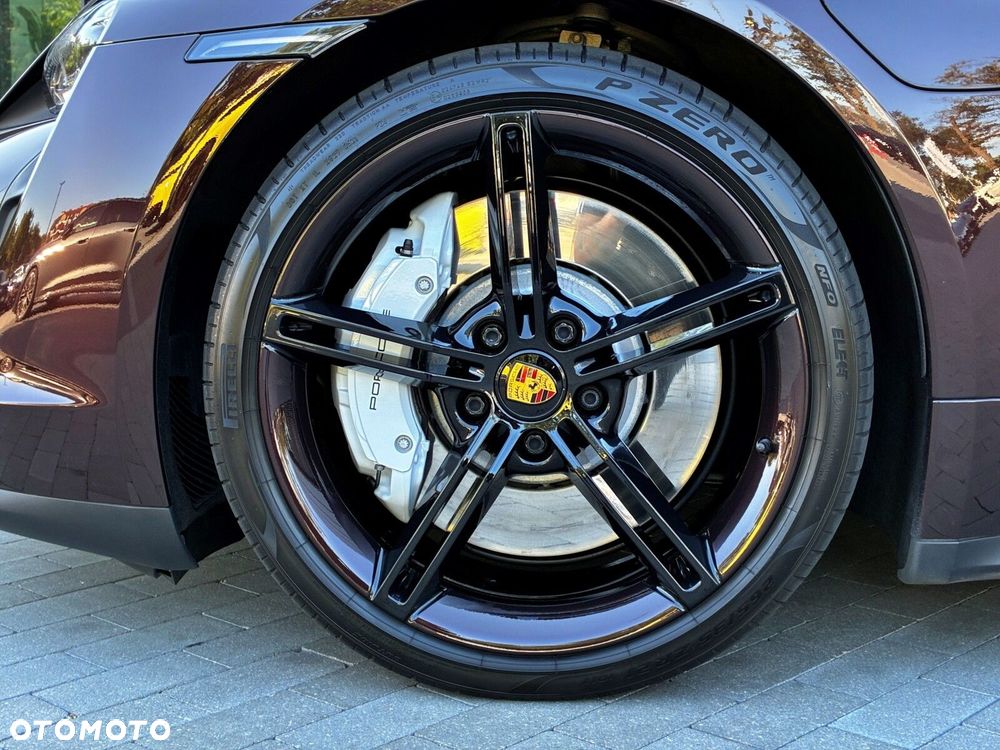Porsche Taycan - 16