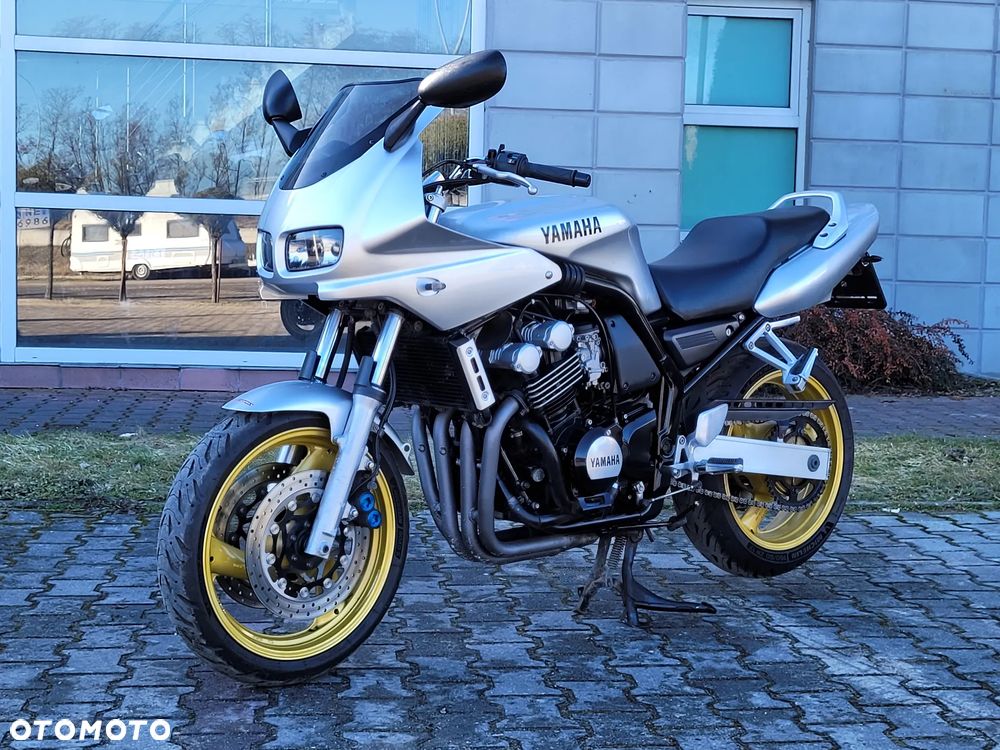 Yamaha FZS - 18