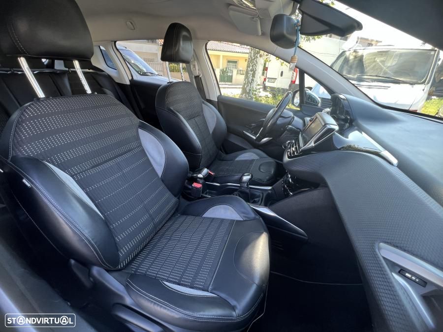 Peugeot 2008 1.6 e-HDi Allure - 26