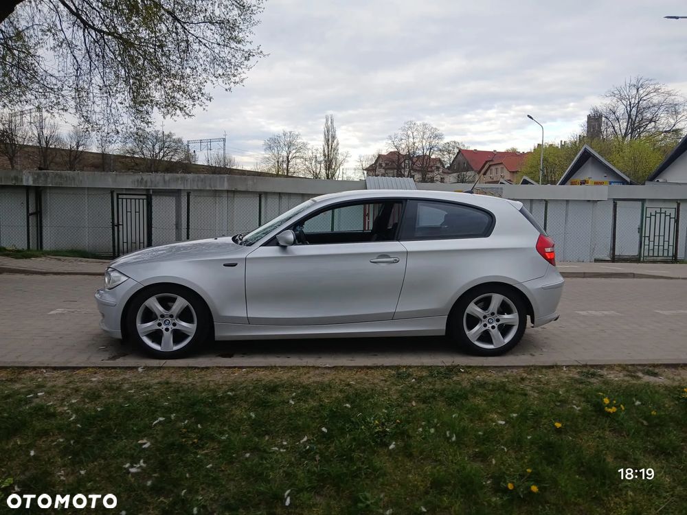 BMW Seria 1 118d DPF - 1