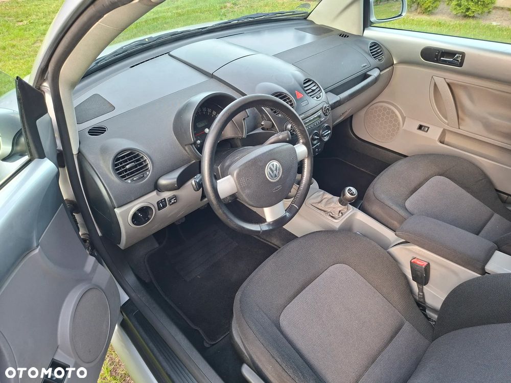 Volkswagen New Beetle 1.6 - 9