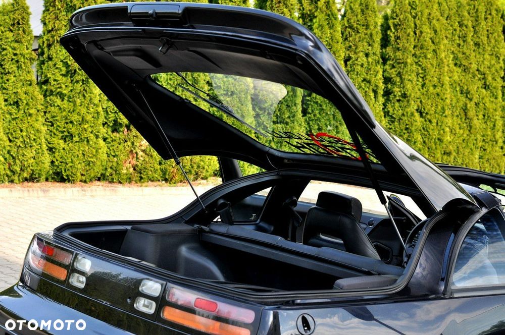 Nissan 300 ZX - 12
