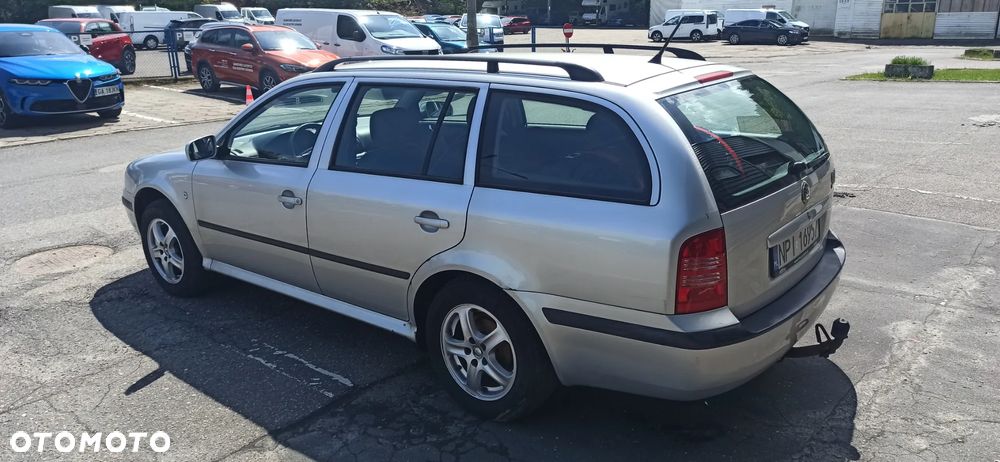 Skoda Octavia 1.6 Combi - 2