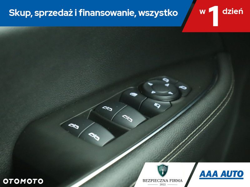 Opel Insignia - 17