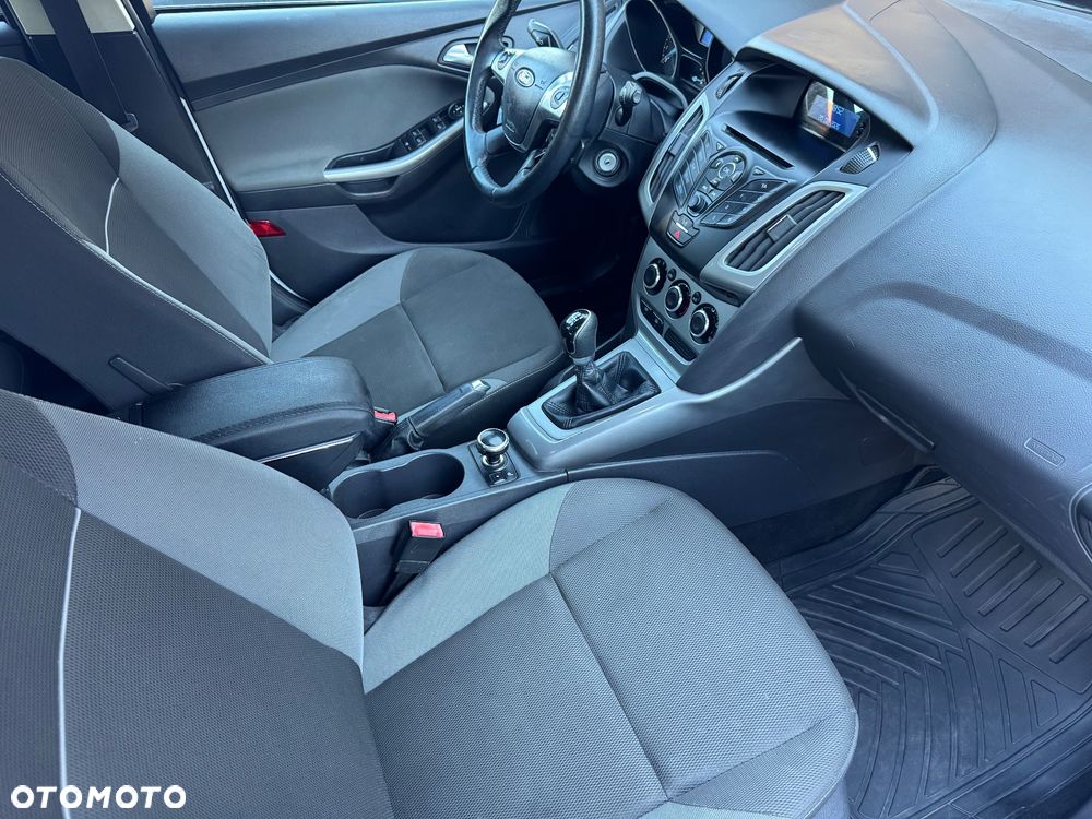 Ford Focus 1.6 Trend - 16
