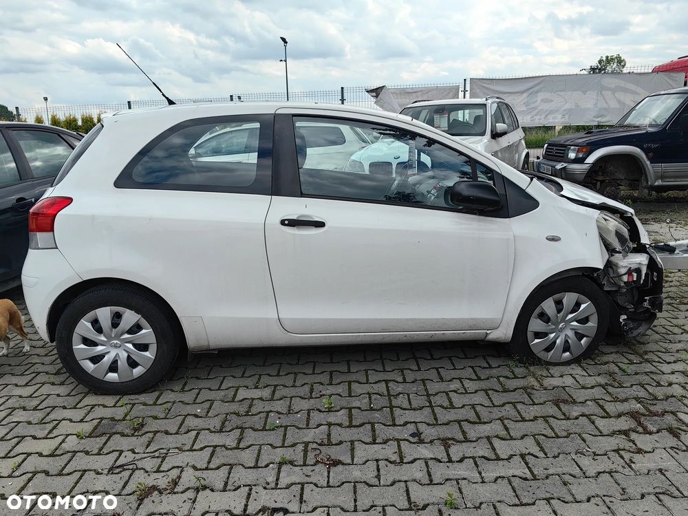 Toyota Yaris 1.0 Entry EU5 - 5