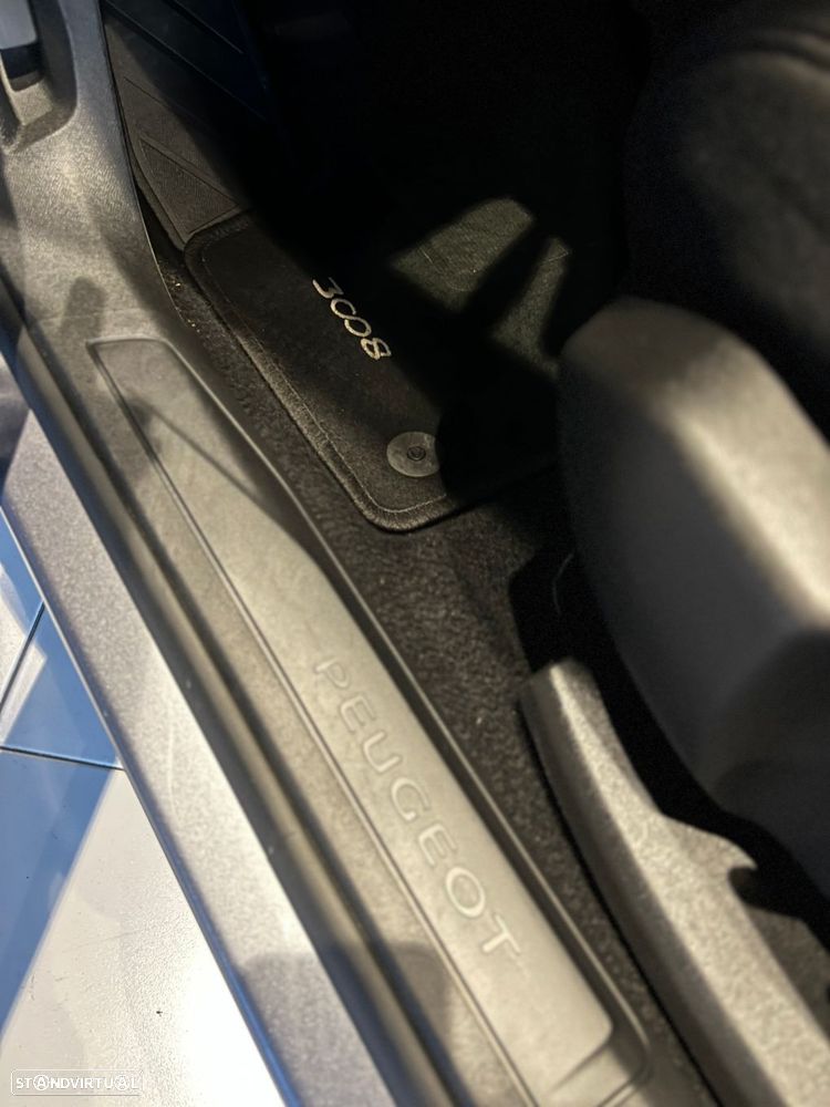 Peugeot 3008 1.6 Hybrid Active Pack e-EAT8 - 30