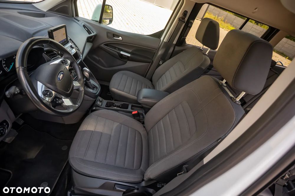 Ford Tourneo Connect Grand - 36