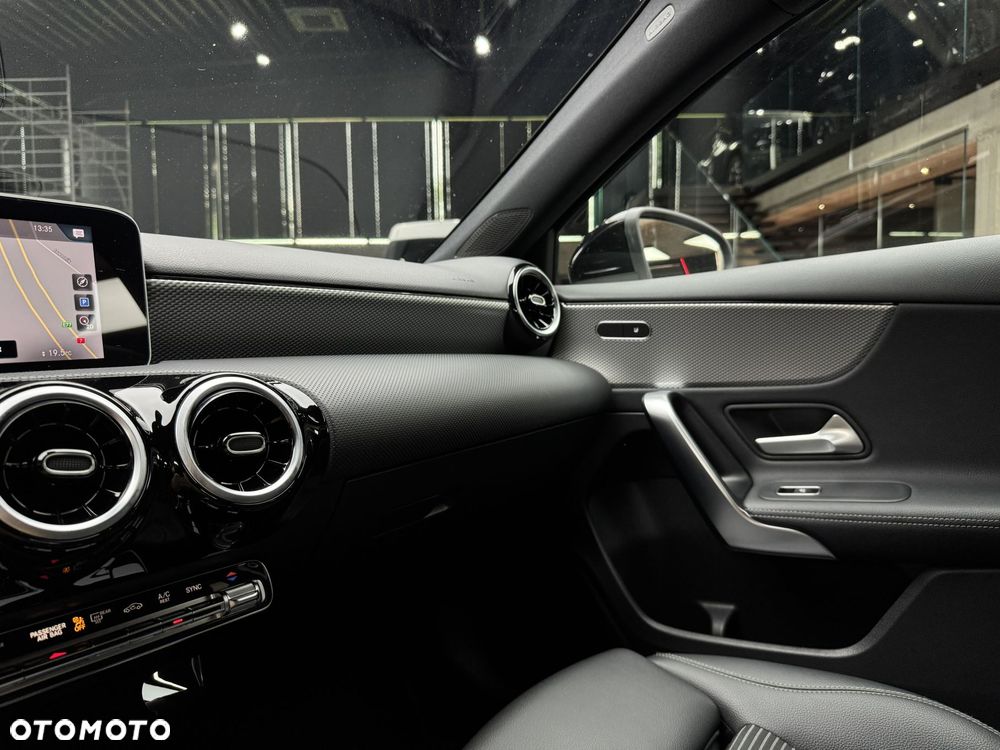 Mercedes-Benz Klasa A 180 Progressive 7G-DCT - 28