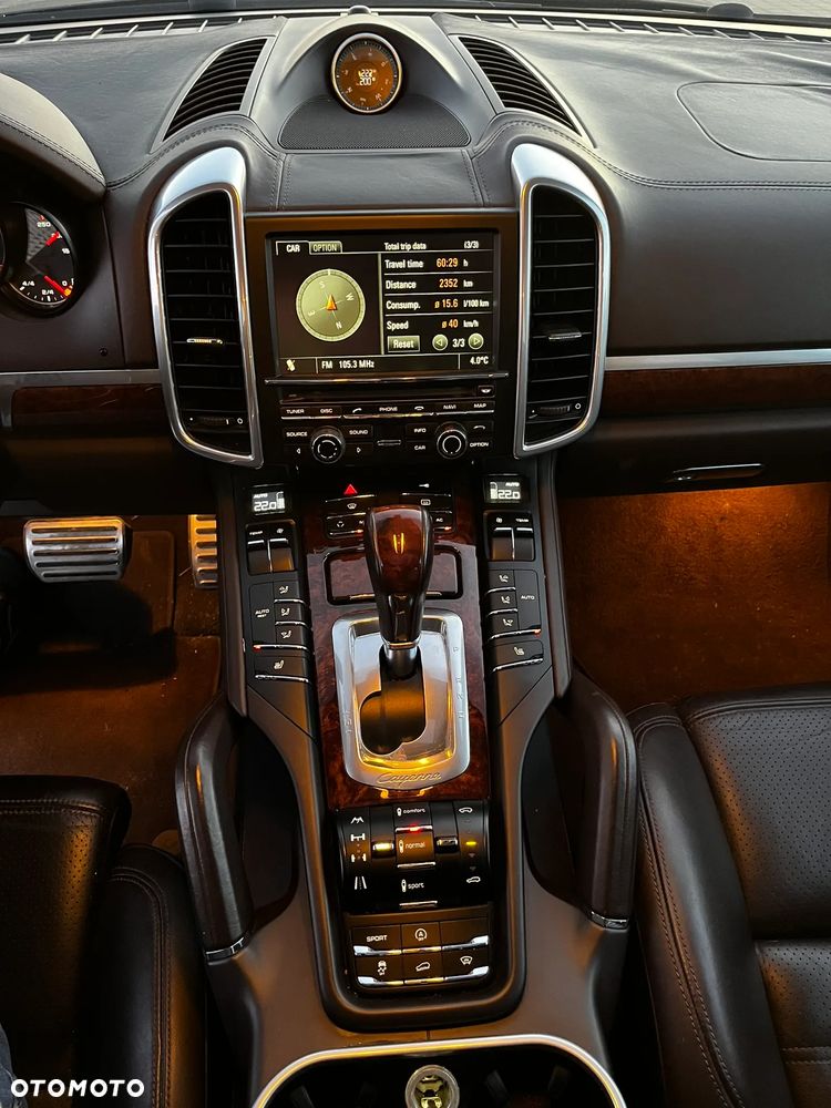Porsche Cayenne Turbo - 9