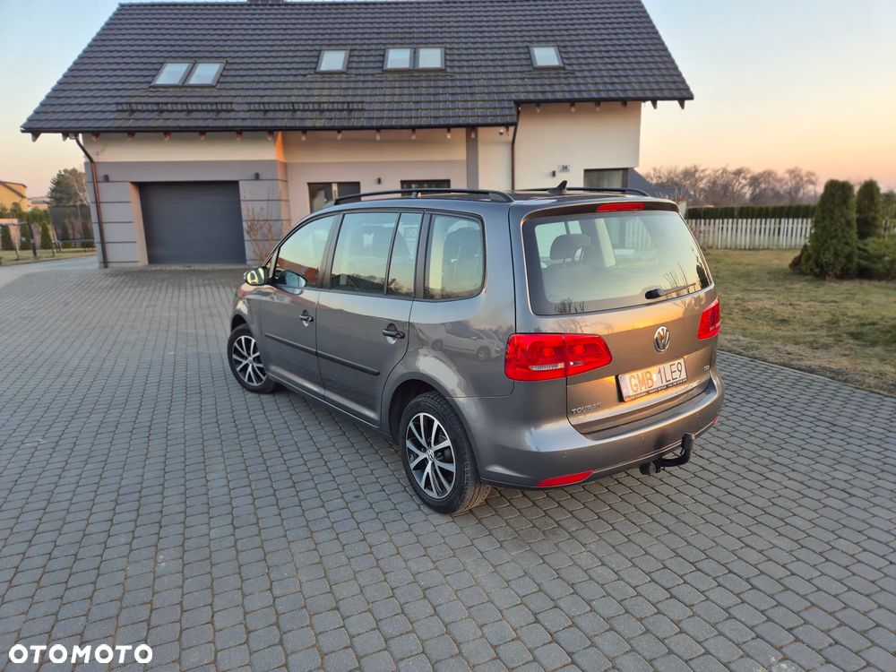 Volkswagen Touran 1.6 TDI DPF BlueMotion Technology DSG Comfortline - 4