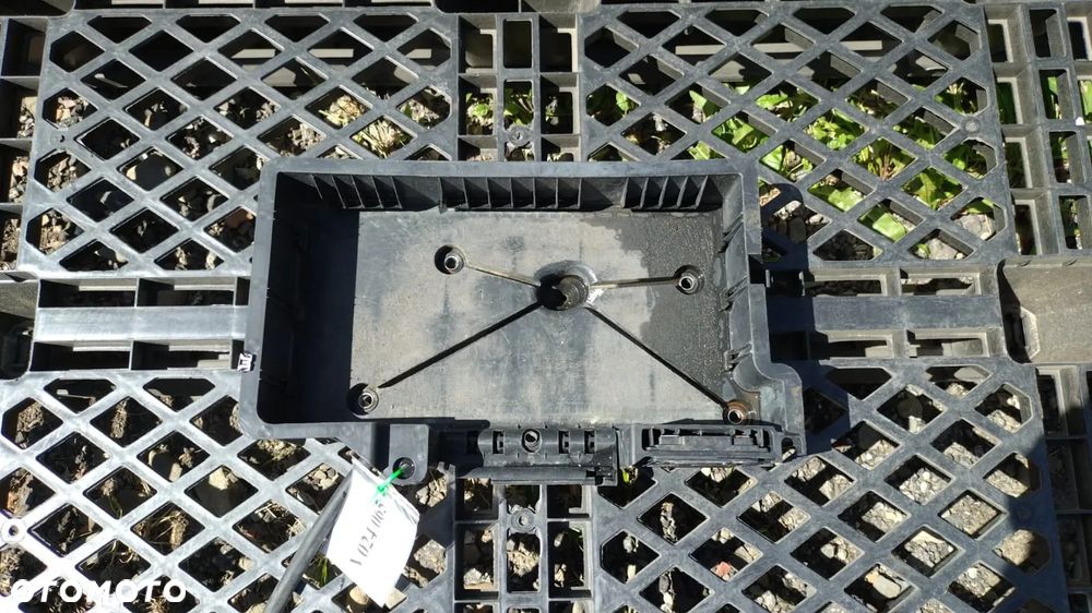 PODSTAWA AKUMULATORA IVECO DAILY 99-14 NO V024/065 - 1