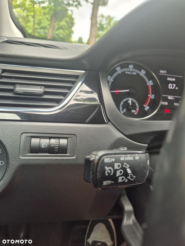 Skoda RAPID Spb 1.0 TSI Style - 11