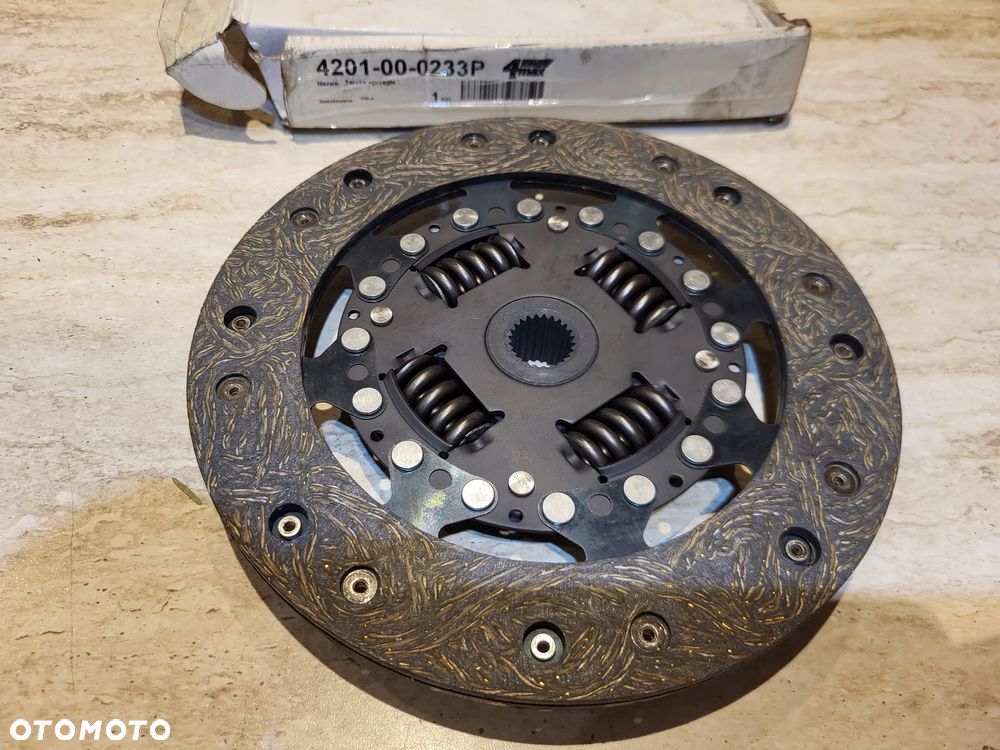 Tarcza sprzęgła (210mm) pełen profil  SEAT CORDOBA, IBIZA II, TOLEDO I; VW CADDY I, GOLF I, GOLF II, GOLF III, GOLF IV, JETTA I, JETTA II, POLO, POLO III CLASSIC 1.5-1.9D 08.80-09.02 - 1