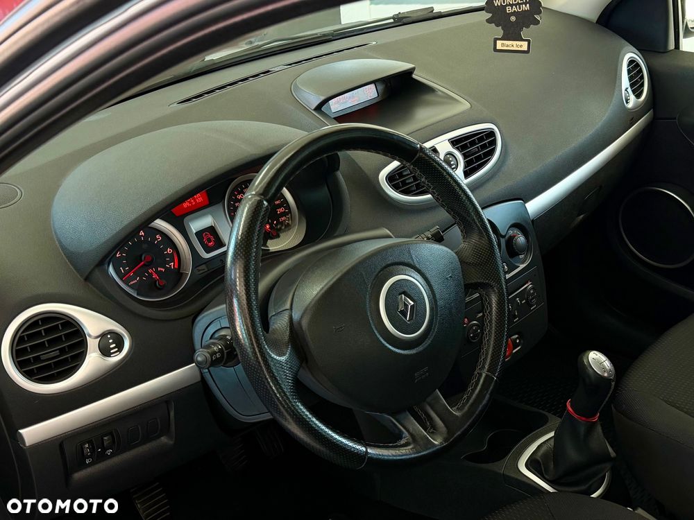 Renault Clio - 10