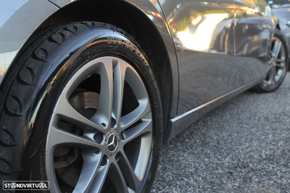 Mercedes-Benz A 180 d Style Plus Aut. - 32