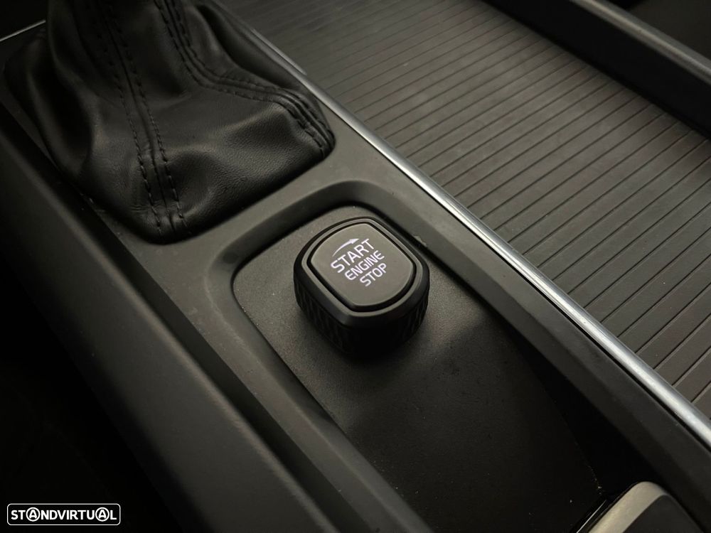 Volvo V60 2.0 D3 Momentum Geartronic - 28